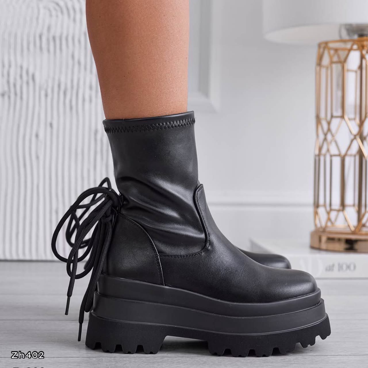 Botin negro detalle cordon plataforma 7cm HX3112-B9942